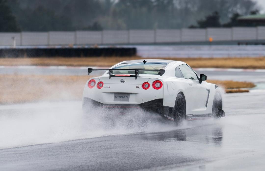 gtr日产r35,gtrr35限量版