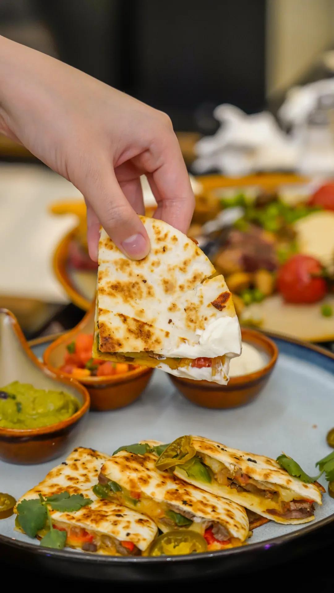 没想到,我竟被1个汉堡电到了……