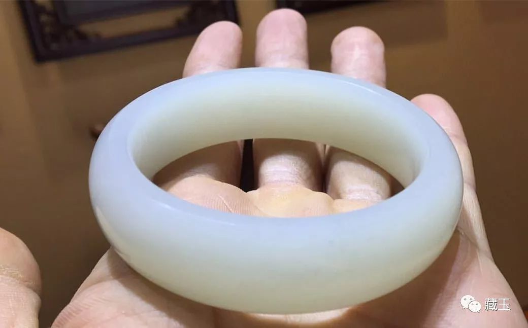 他用两年的时间，结缘一条和田玉手镯！