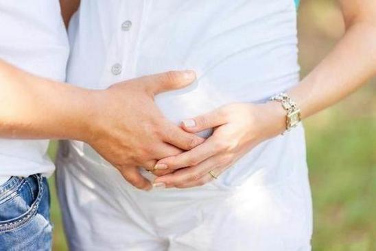 孕妈肚子显不显怀和这3点有关系,孕妈什么时候开始肚子变大