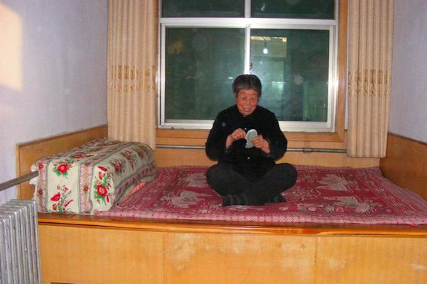 古人用火炕取暖原理,乡下用什么柴火取暖