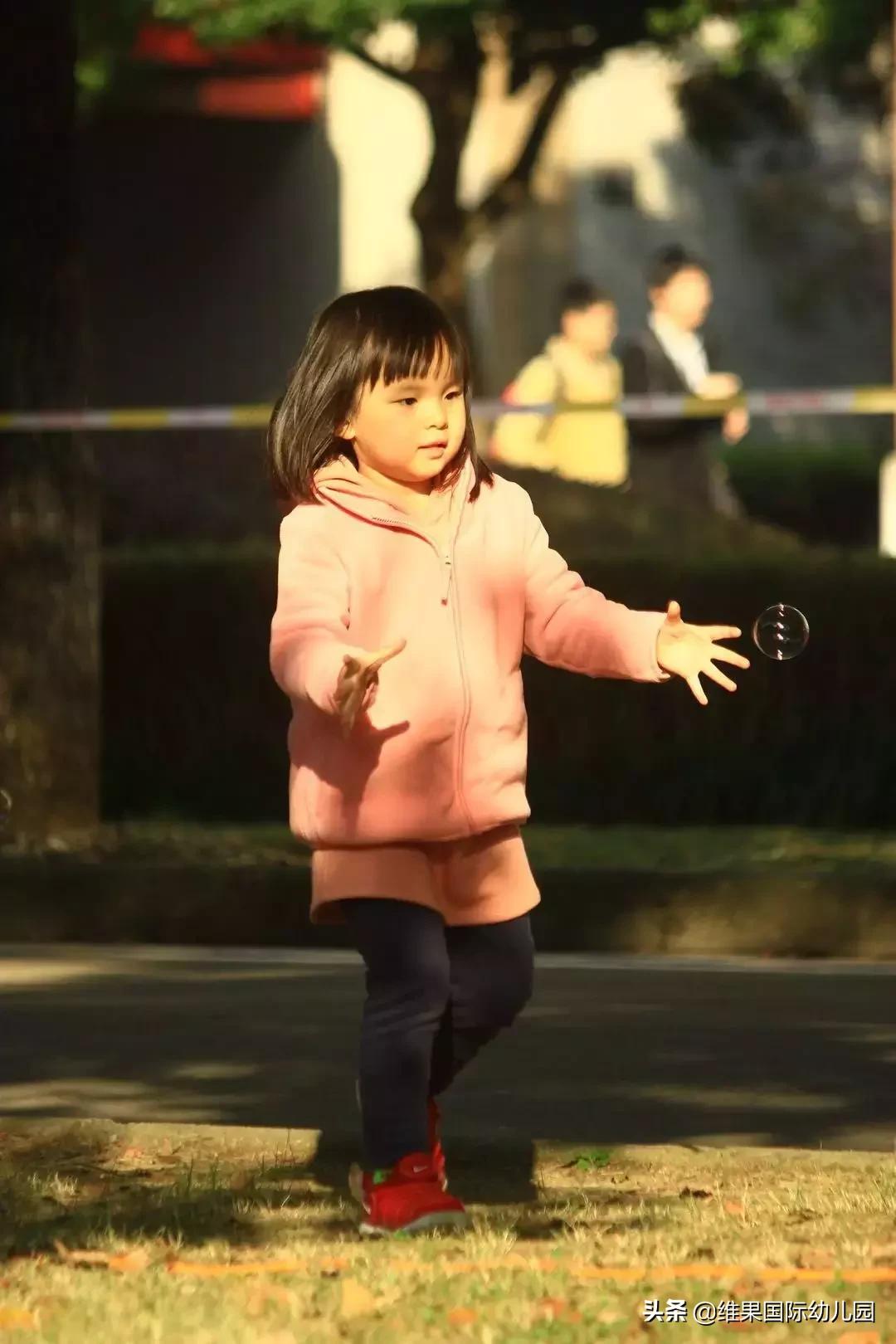 小孙女的22天的成长日记,女儿一岁到八岁的成长日记