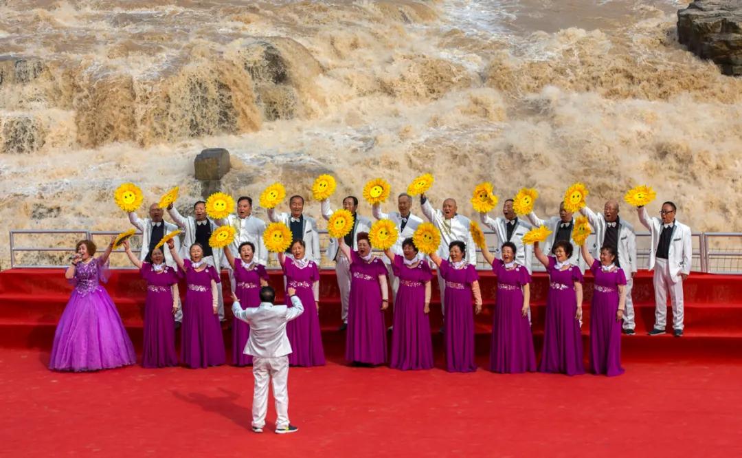 保卫黄河壶口现场版,保卫黄河合唱视频壶口