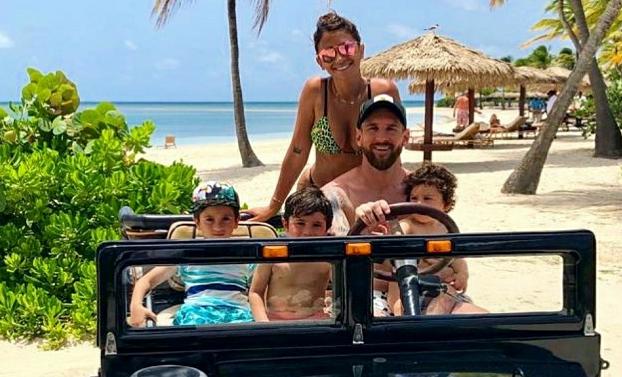 梅西儿子蒂亚戈秀球技,蒂亚戈梅西足球视频