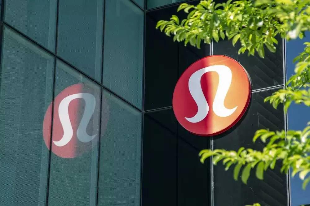 一条瑜伽裤要卖近千元，“中产收割机”lululemon净利同比翻5倍