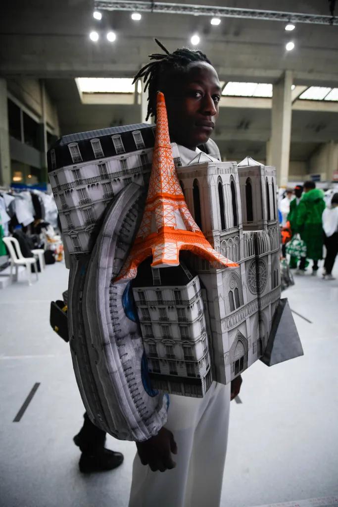 把童话世界穿在身上,lv2020秋冬巴黎时装秀