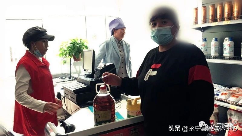 闽宁镇福宁社区的“积分超市”迎来“兑换潮”