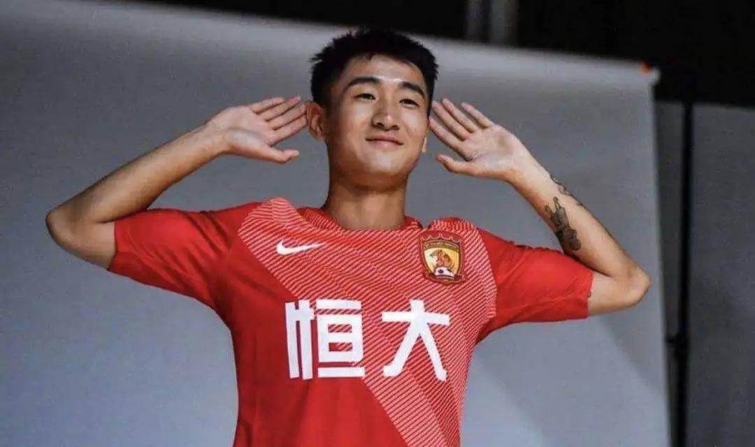 韦少辉和韦世豪关系,足球最强阵容11人韦世豪