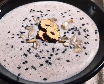 能缓解便秘的豆浆,南瓜子黑芝麻黑豆亚麻籽豆浆