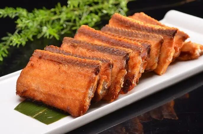 正儿八经的深海鱼,却被人们吃出了“白菜价”,带鱼:好委屈