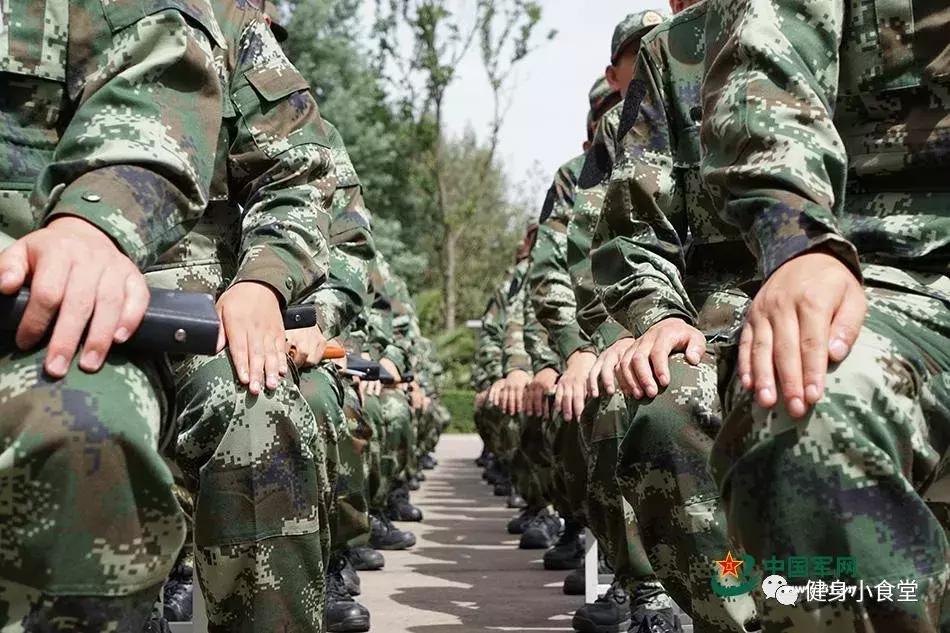 坐久了肩颈腰痛，那“久站”一定比“久坐”好吗？专家告诉你答案