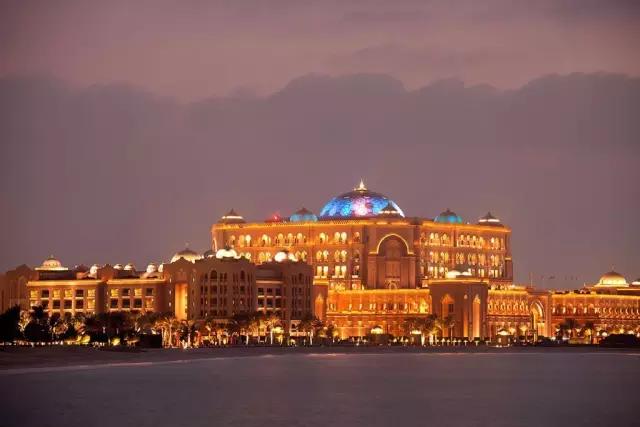 探秘全球唯一8级酒店,全球唯一的8星级酒店