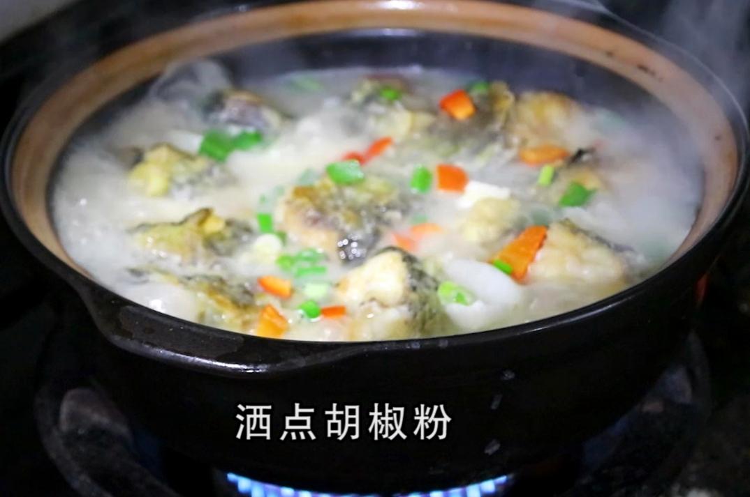 草鱼做汤好吃的做法,草鱼怎么做汤浓肉鲜