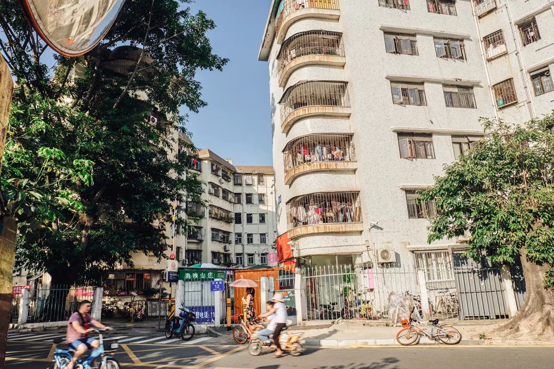 哪里叫南油,南油地铁站