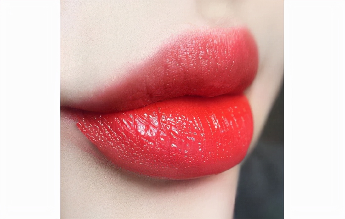 适合日常涂但又显白口红色号,适合一年四季的口红颜色黄皮