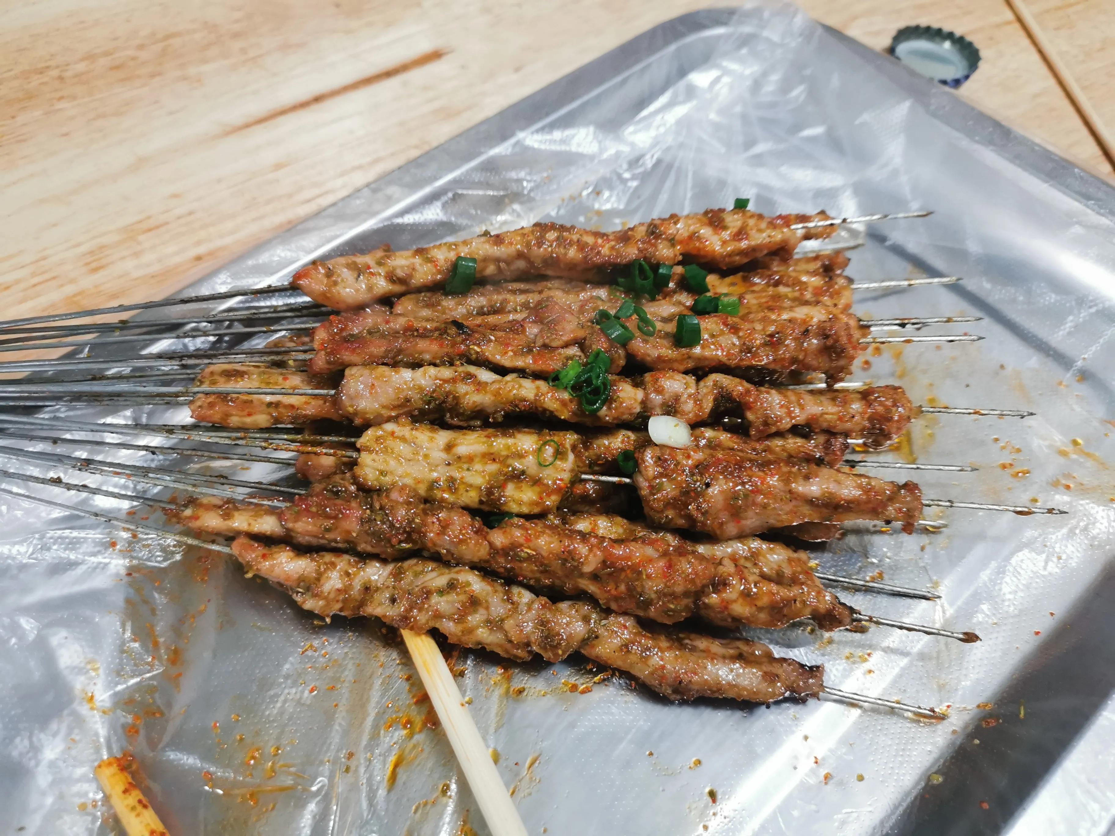 汉阳江滩户外烧烤,汉阳有名的烧烤做的很久的