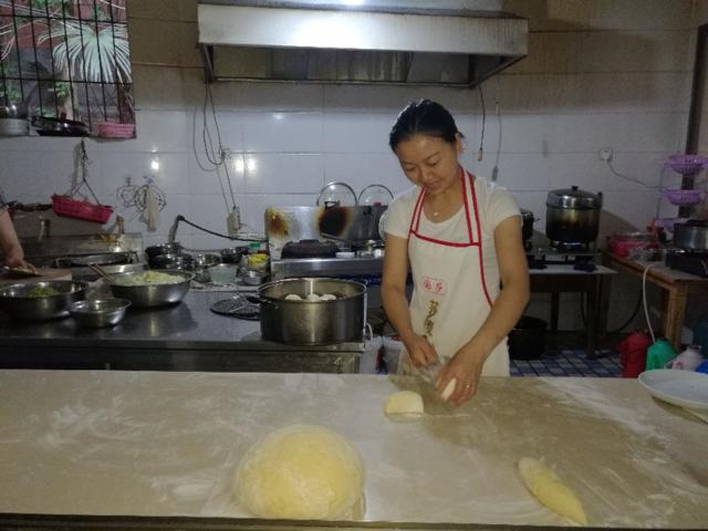 青城山农家乐介绍范文,青城山镇药王山下农家乐的故事