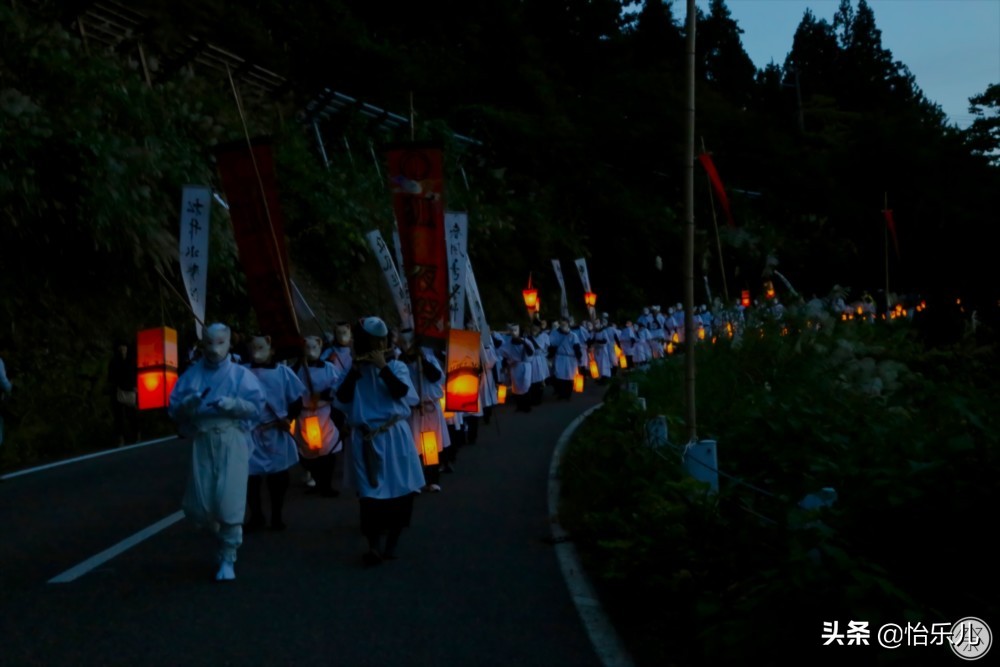 青丘之山有兽焉下一句,青丘之山里真的有九尾狐吗