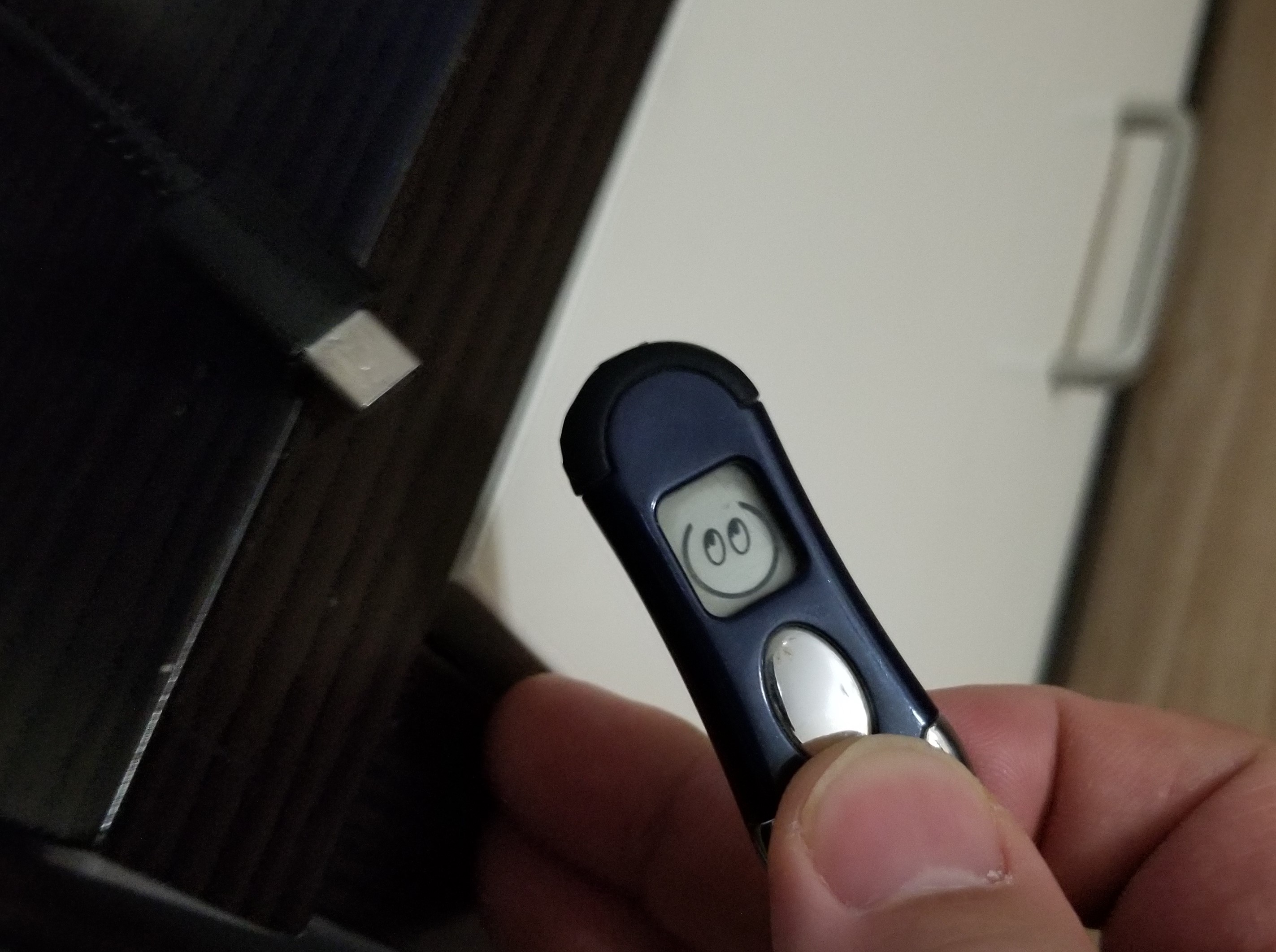 天干物燥如何预防静电伤人,天干物燥防静电警示语