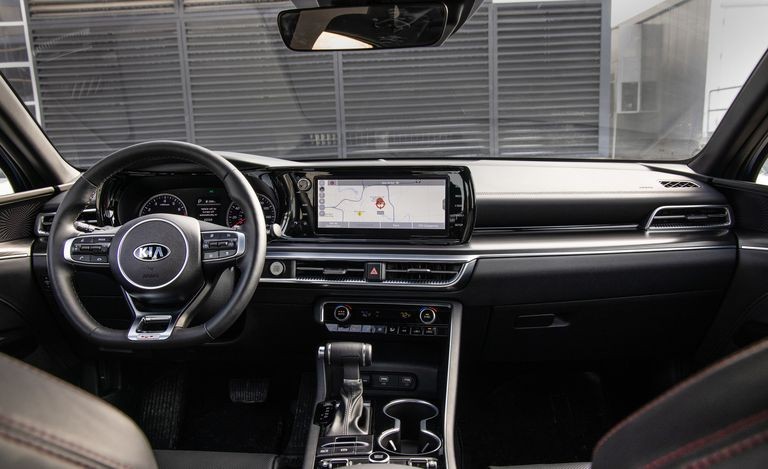 韩系高颜值轿跑2021款起亚k5曝光,k5起亚韩系车