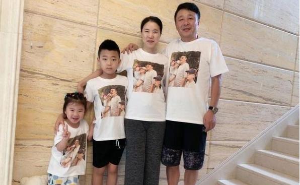 乒乓运动员王楠现在状况,世界冠军王楠患癌后丈夫不离不弃