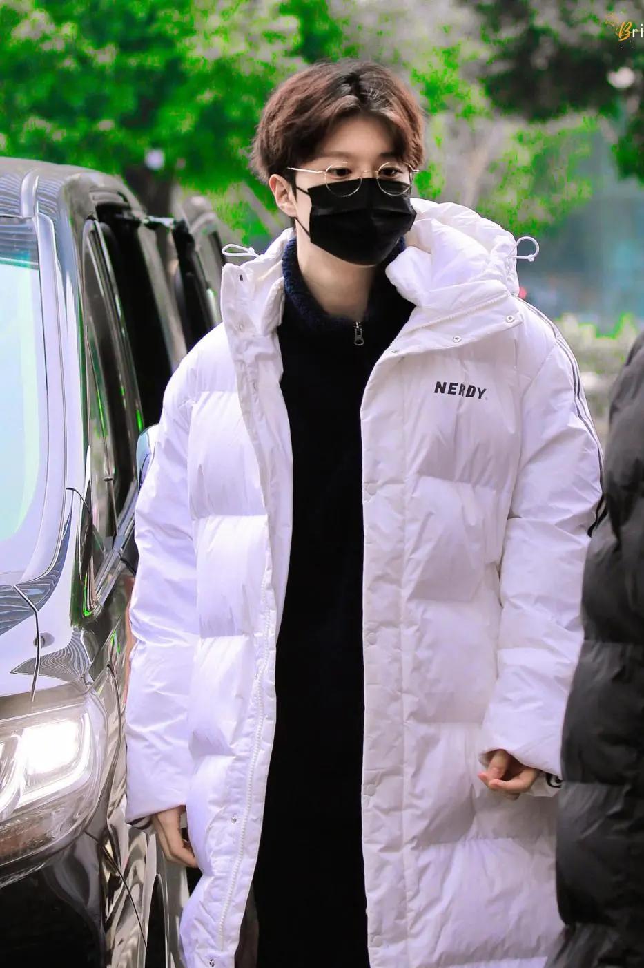 今年流行秋装明星同款,超薄明星同款春装