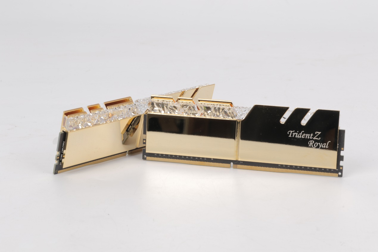 内存芝奇皇家戟16gb3600开箱,芝奇皇家戟ddr43200内存条能超频嘛