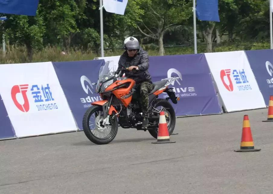 2.78万ADIVAAJ201欧系运动踏板首发！金城旗下多款车型试驾