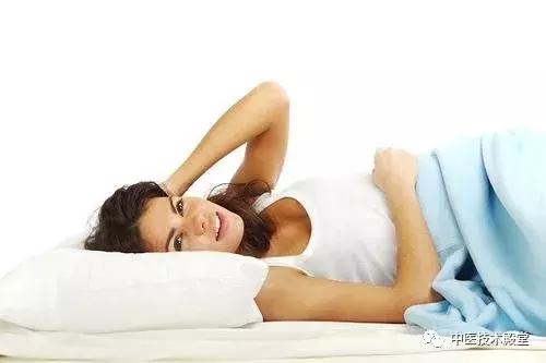 头痛前额太阳穴痛呕吐,前额头痛胃不舒服怎么回事