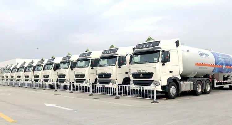 豪沃th7危化品牵引车,豪沃t7h燃气版危化品牵引车