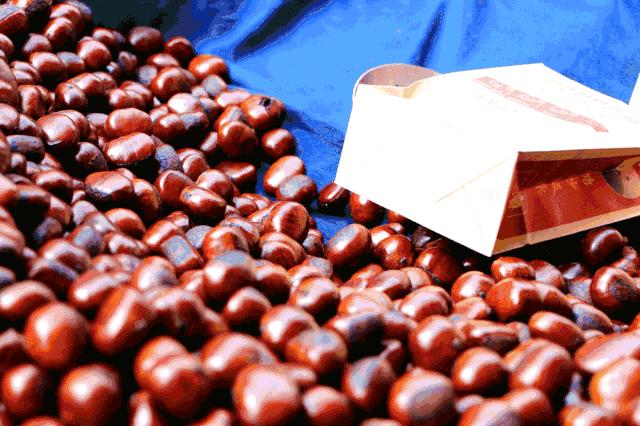 软糯香甜的栗子,满街飘着糖炒栗子的香味