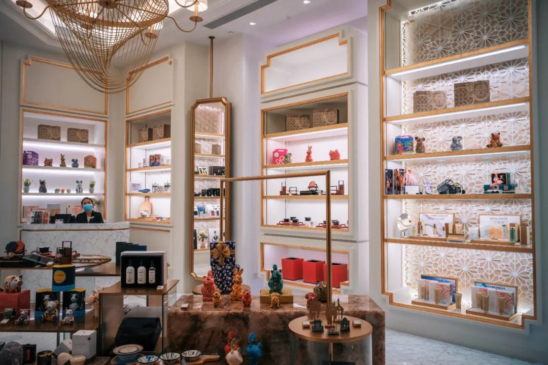 200块钱住北京,200块住酒店吃大餐