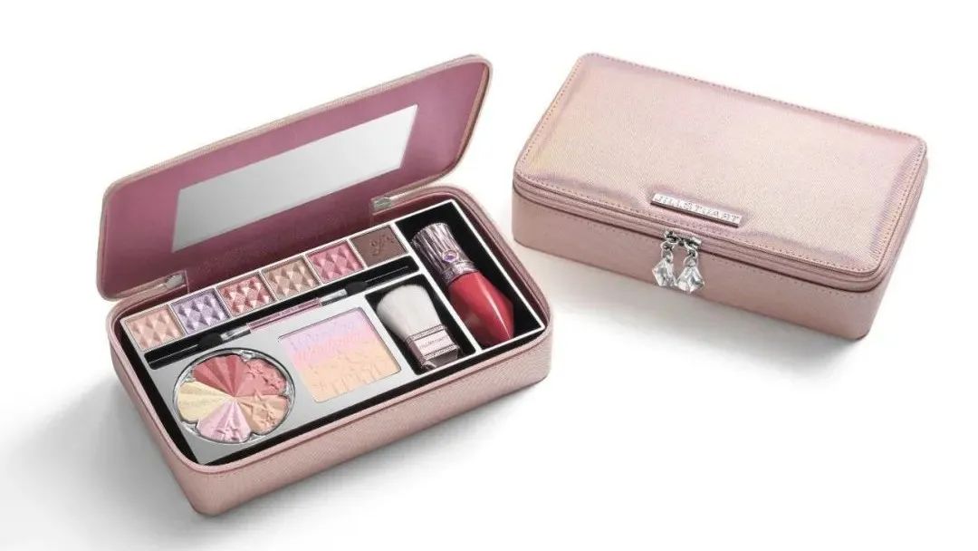 日本圣诞礼盒彩妆,圣诞美妆来袭不容错过的限定