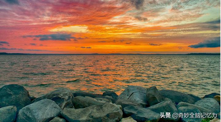 古诗三年级望天门山课堂练习,小学生望天门山背诵