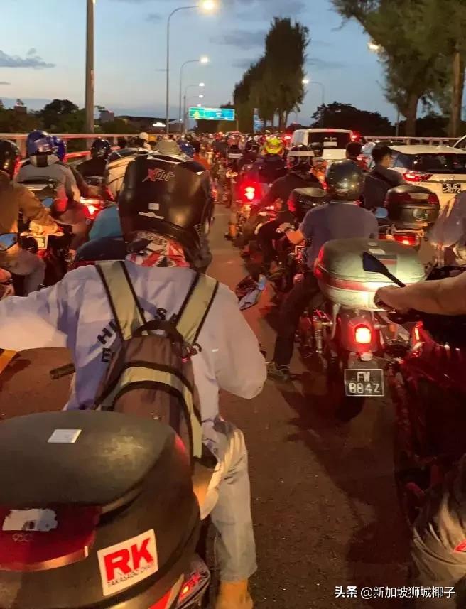 新马大堵车,新马关口堵车