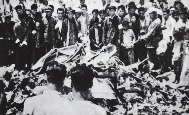 蒋介石疯狂轰炸上海，却遭苏军王牌飞行员痛击，蒋军战机掉头就跑