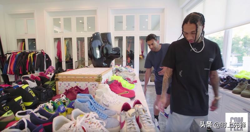 堪比精品店！嘻哈巨星公开豪宅藏品，光是家里球鞋就估价10万美金