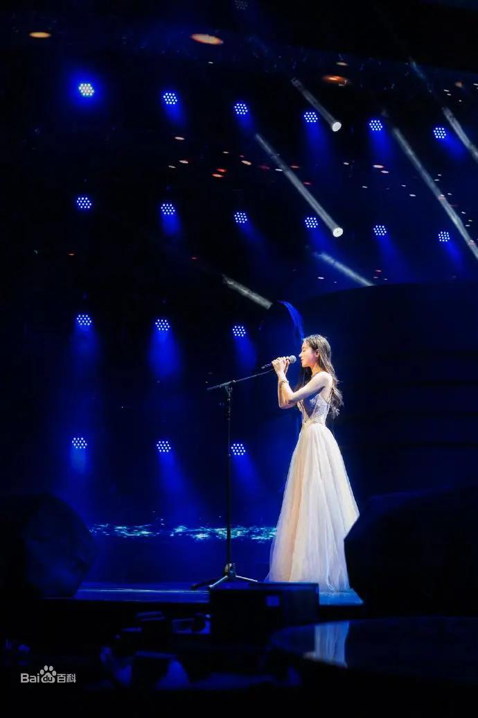 斗鱼陈一发儿,2018斗鱼嘉年华冯提莫陈一发