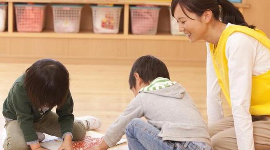 孩子在幼儿园过生日需要几个蛋糕,幼儿园20个小朋友买多大蛋糕合适