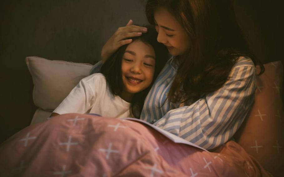 孩子胆小不肯分房睡,孩子胆小不愿意和小朋友玩怎么办