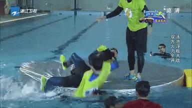 跑男赵丽颖溺水是谁救了,赵丽颖跑男溺水哪一期