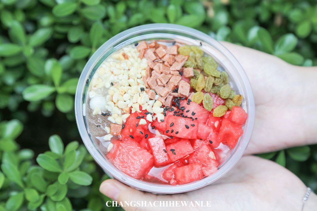 夏天必做必吃的美食冰镇西瓜,夏天最适合吃的西瓜美食