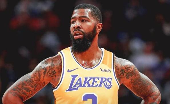 湖人3连胜期间41投30中,湖人下半场一开始连中3记3分