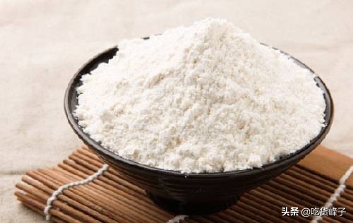 买面粉时，居然分高筋、中筋和低筋面粉，千万别买错，买错口感差