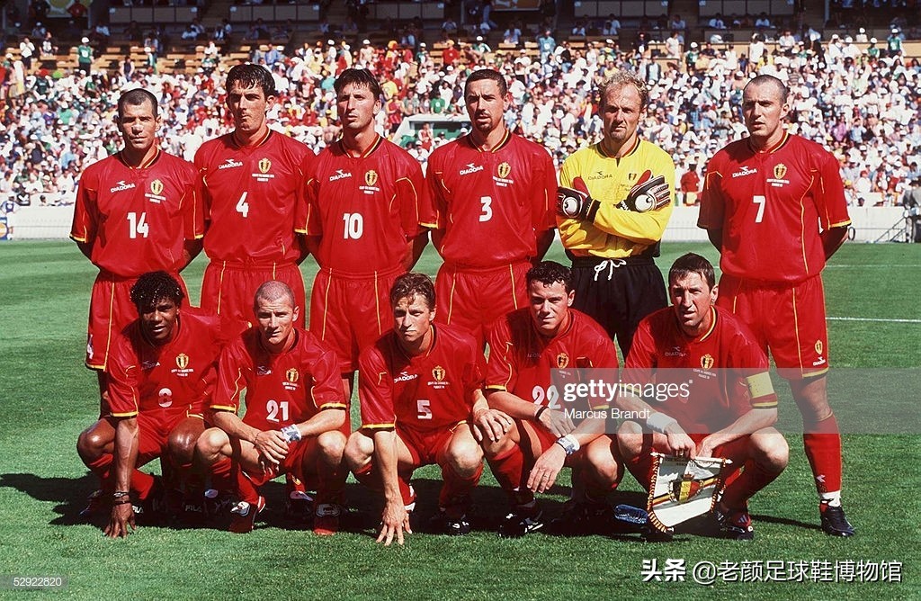 第一个穿白球鞋的足球运动员,第一个穿耐克篮球鞋的nba运动员