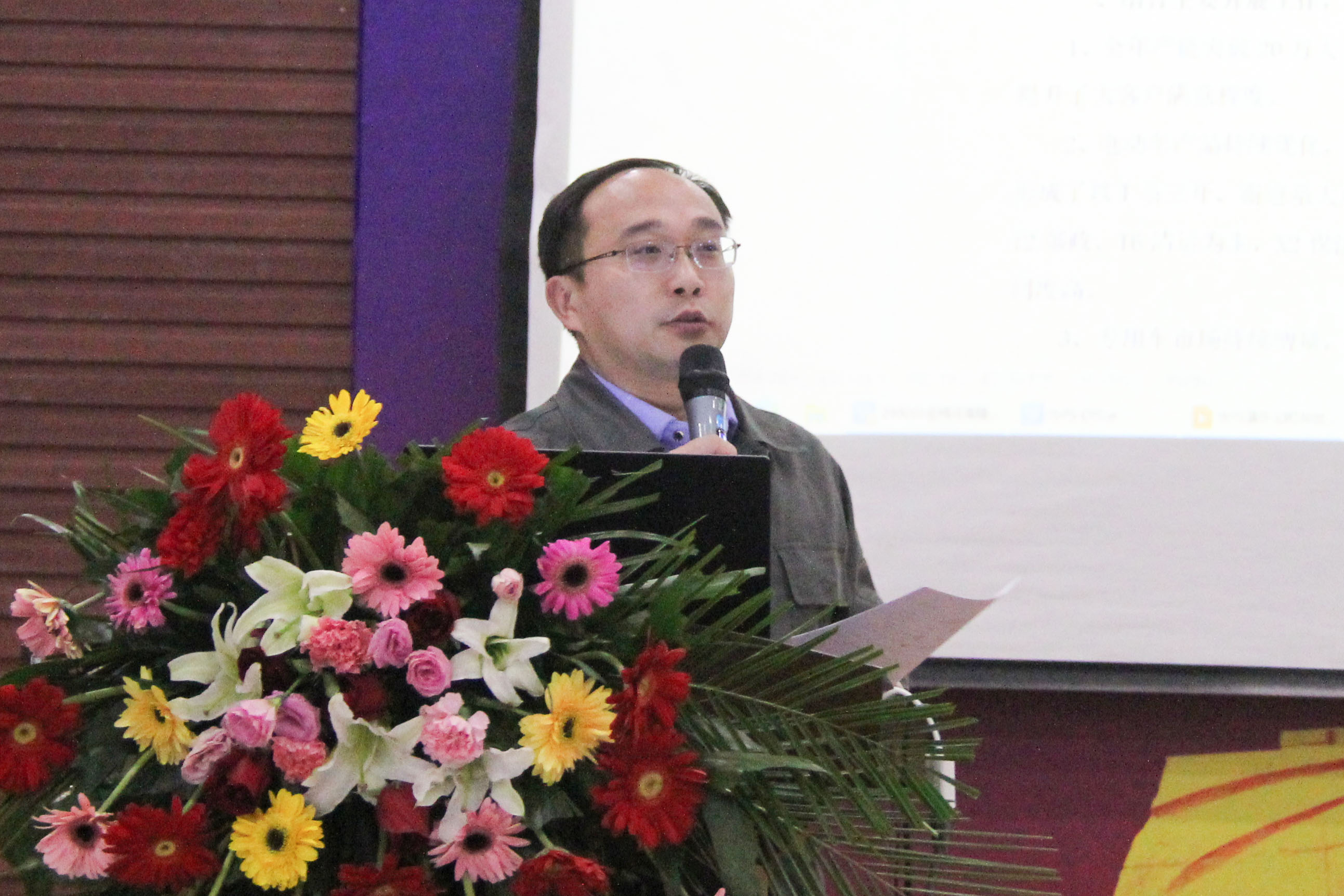 隆鑫致敬奋斗者,隆鑫动力摩托