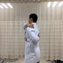 肩周炎要锻炼还是要静养,颈椎肩周炎操每天10分钟正确做法