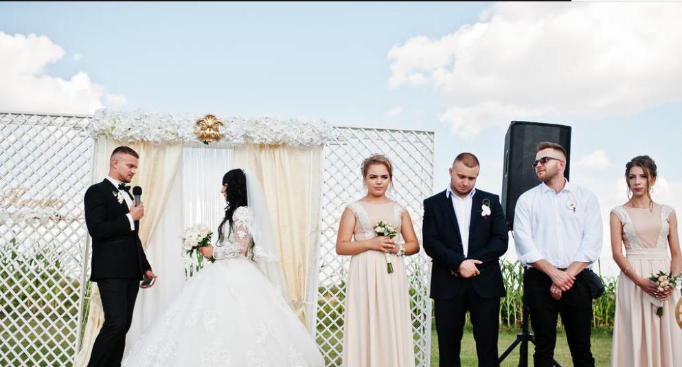 婚礼主持人素质低,婚礼主持人经验