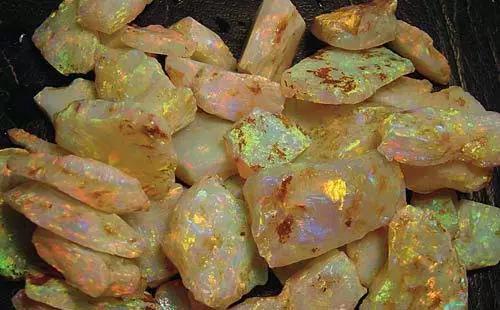 玉石鉴别最简单方法原石,沱江玉石原石的鉴别