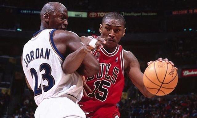 詹姆斯今日高光瞬间,詹姆斯高光时刻回顾